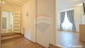 Proprietate rară în centrul Râșnovului, cu spațiu co...