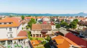 Proprietate rară în centrul Râșnovului, cu spațiu co...