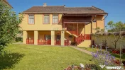 Proprietate rară în centrul Râșnovului, cu spațiu co...