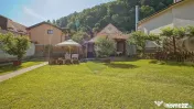 Proprietate rară în centrul Râșnovului, cu spațiu co... 