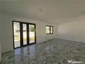 Vila individuala- 4 camere- 2 bai- beci- 700m de autobuz, sc 
