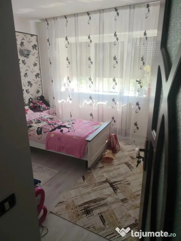- Apartament 2 camere decomandat, zona Progresu.