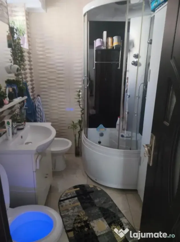 - Apartament 2 camere decomandat, zona Progresu.