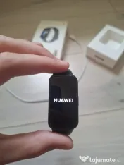 Vând Huawei Band 8