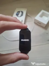 Vând Huawei Band 8
