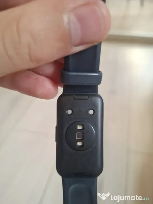Vând Huawei Band 8