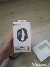 Vând Huawei Band 8