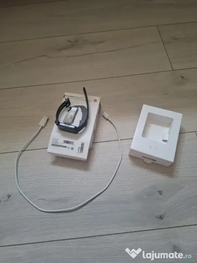 Vând Huawei Band 8