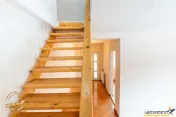 Accesibilitate si farmecul unei case cu garaj, locatie de re