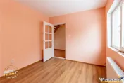 Accesibilitate si farmecul unei case cu garaj, locatie de re