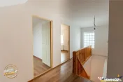Accesibilitate si farmecul unei case cu garaj, locatie de re