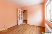 Accesibilitate si farmecul unei case cu garaj, locatie de re