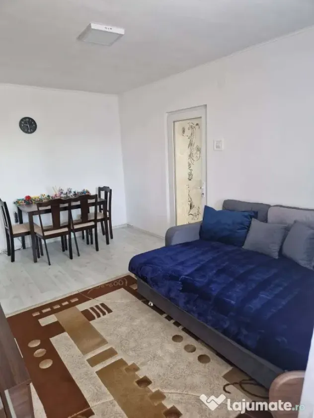 Vând apartament 2 camere! central