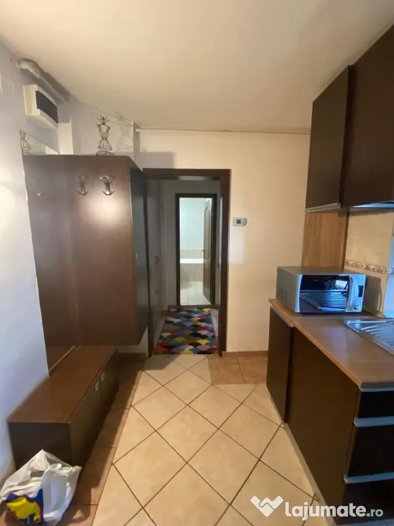 Inchiriez apartament 2 camere la 15 minute de centru