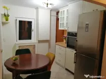 De vânzare masă din lemn masiv