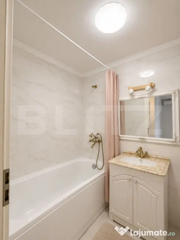 Apartament de vânzare cu 3 camere, 73 mp, parcăre, 2 bai,