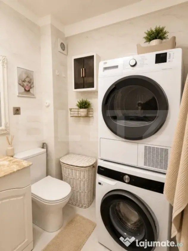 Apartament de vânzare cu 3 camere, 73 mp, parcăre, 2 bai,