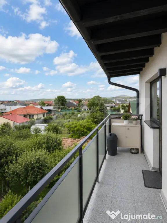 Apartament de vânzare cu 3 camere, 73 mp, parcăre, 2 bai,