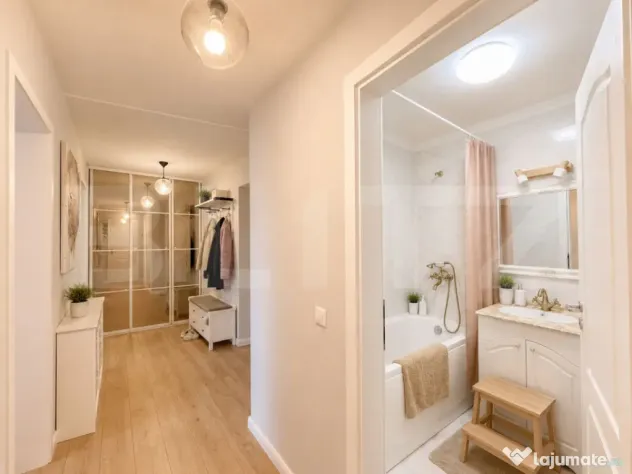Apartament de vânzare cu 3 camere, 73 mp, parcăre, 2 bai,