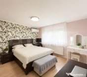 Apartament de vânzare cu 3 camere, 73 mp, parcăre, 2 bai,