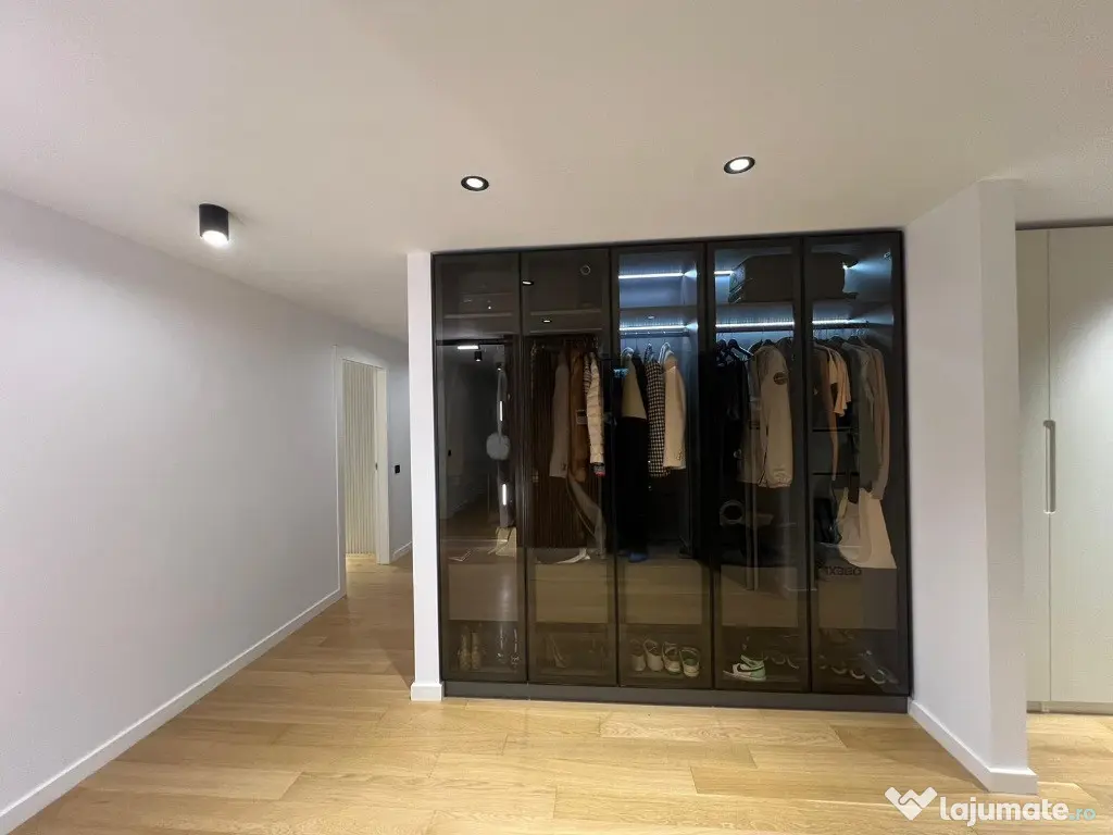 3 camere One Herastrau Towers