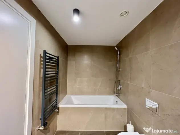 3 camere One Herastrau Towers