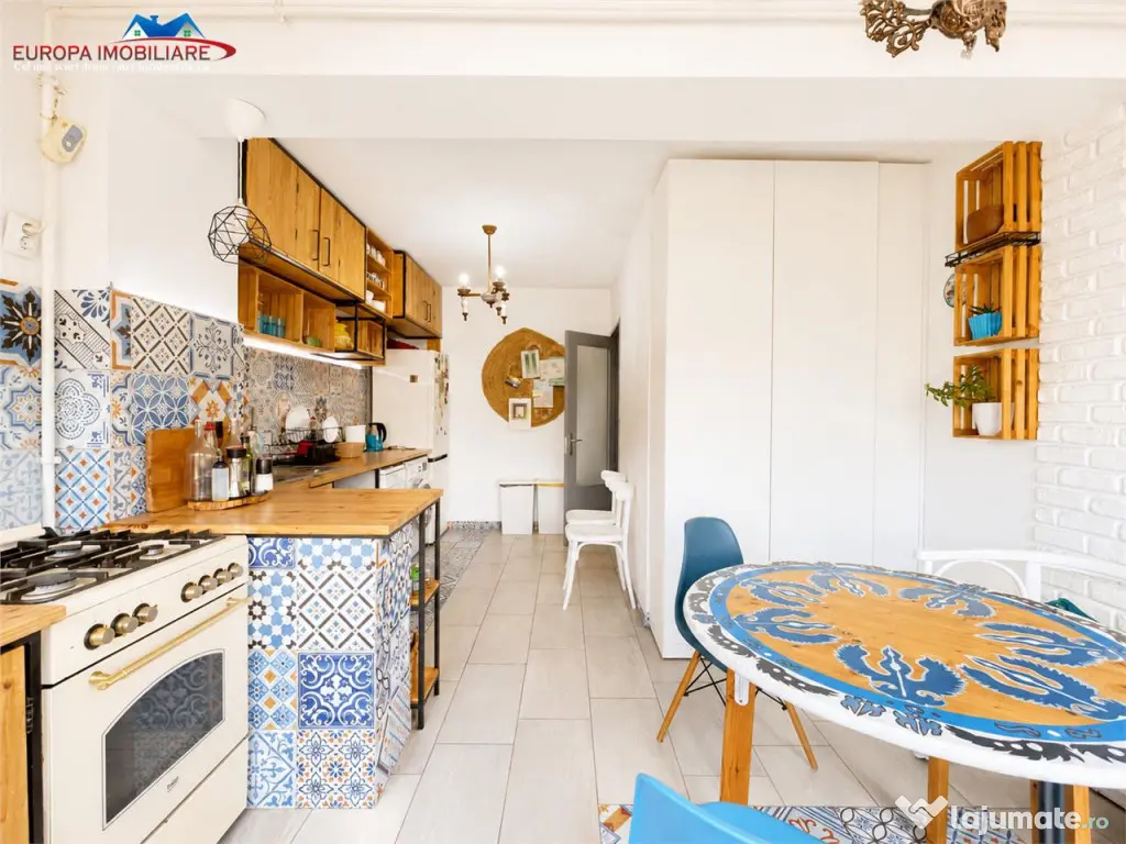 Apartament deosebit #238;n Pia#539;a Civic#259; Tulcea | 90