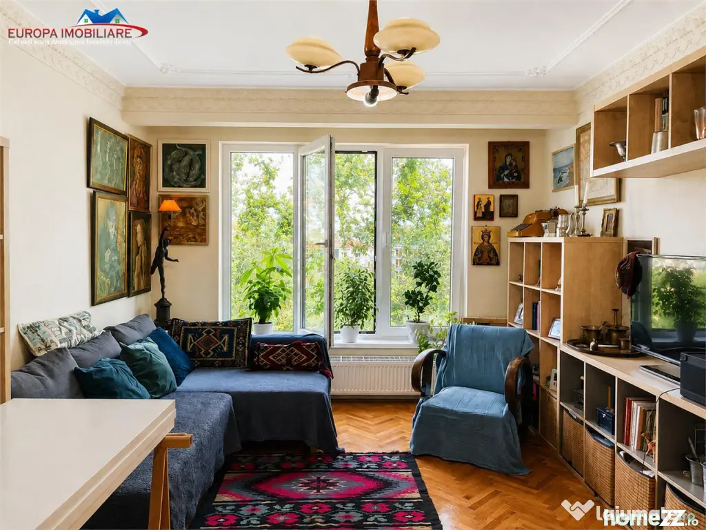 Apartament deosebit #238;n Pia#539;a Civic#259; Tulcea | 90 - Tulcea (Tulcea)
