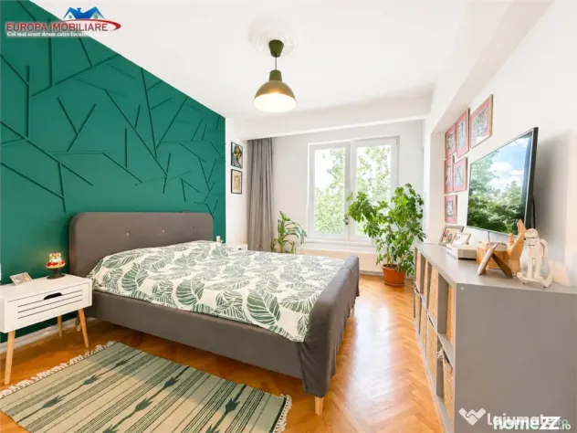 Apartament deosebit #238;n Pia#539;a Civic#259; Tulcea | 90 - Tulcea (Tulcea)