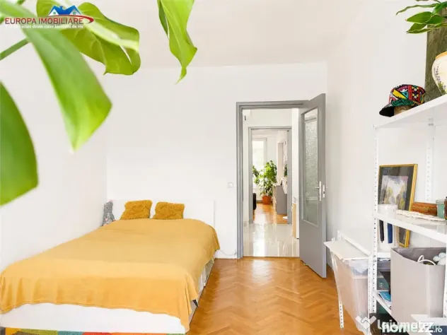 Apartament deosebit #238;n Pia#539;a Civic#259; Tulcea | 90 - Tulcea (Tulcea)