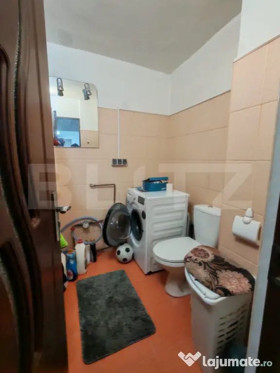 Apartament de vanzare - 4 camere - Zona Împăratul Traian