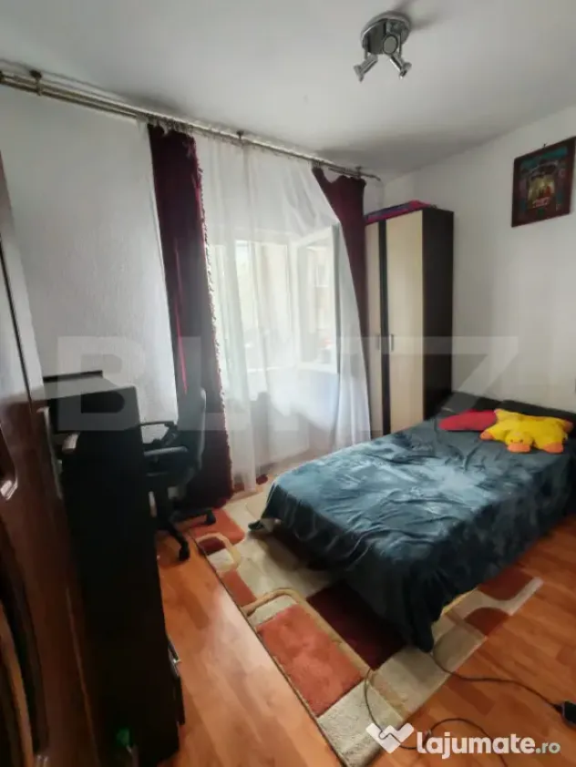 Apartament de vanzare - 4 camere - Zona Împăratul Traian