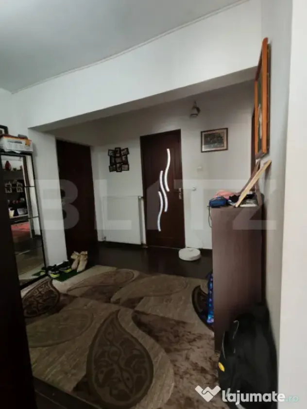 Apartament de vanzare - 4 camere - Zona Împăratul Traian