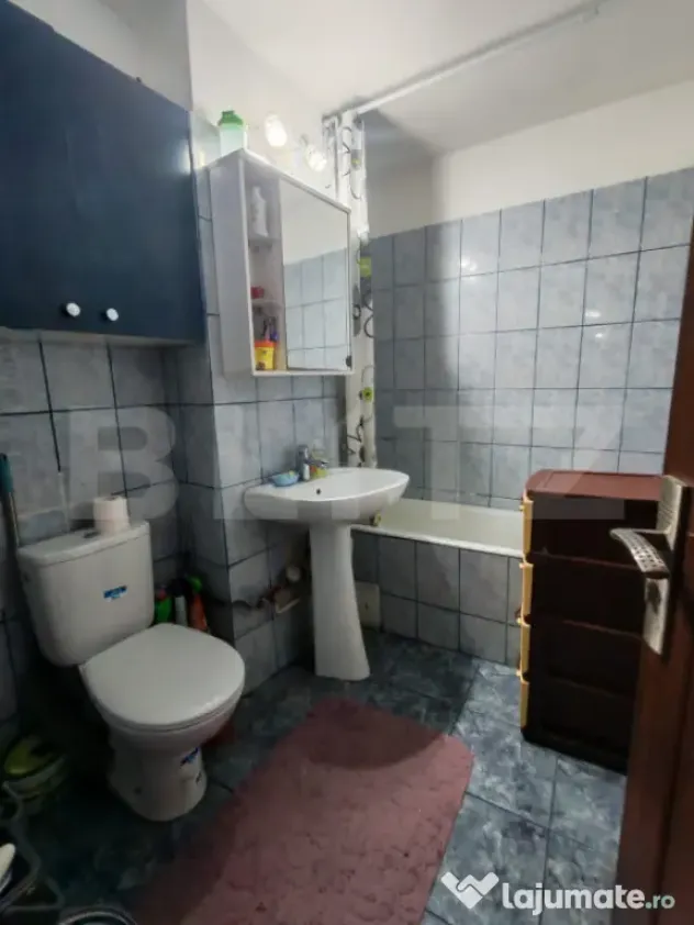 Apartament de vanzare - 4 camere - Zona Împăratul Traian