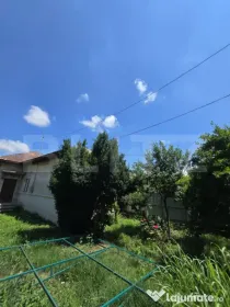Casă 65 mp, teren de 1.500 mp, zona Titu