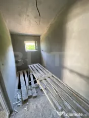 Casa individuala, 4 dormitoare, curte generoasa, garaj, zona