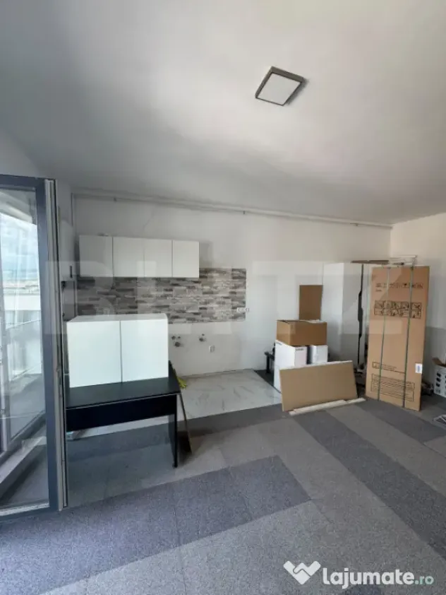 Apartament 2 camere, semidecomandat, zona Teilor