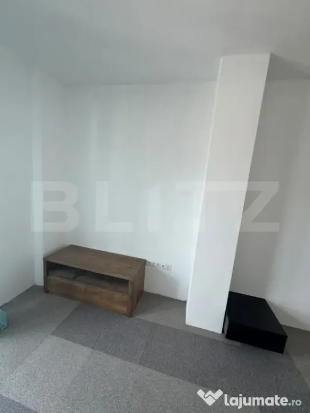 Apartament 2 camere, semidecomandat, zona Teilor