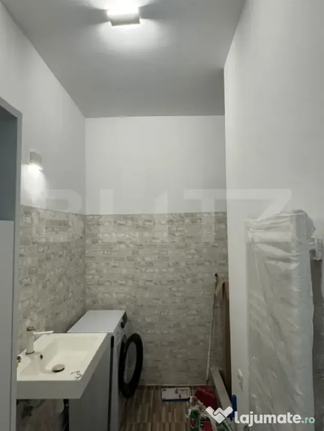 Apartament 2 camere, semidecomandat, zona Teilor