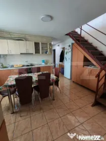 Apartament de vanzare, 4 camere - zona Decebal
