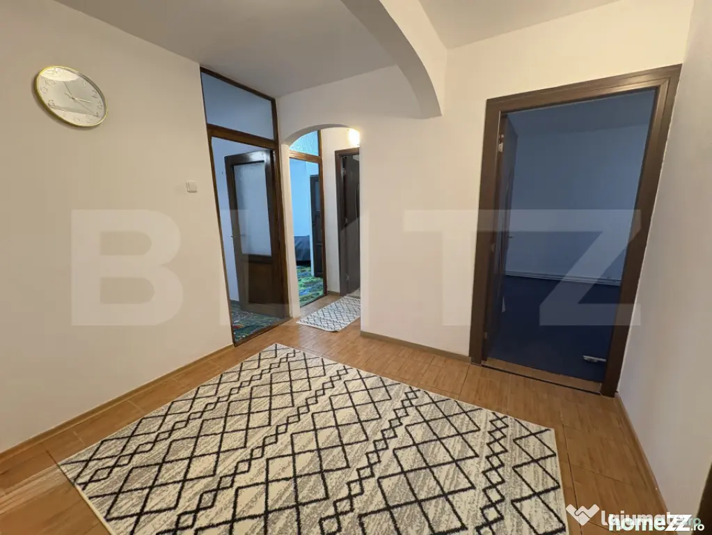 Apartament 3 camere, decomandat, zona Sigma