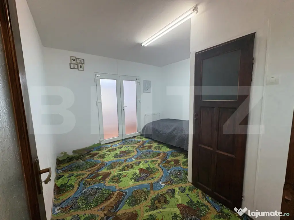 Apartament 3 camere, decomandat, zona Sigma