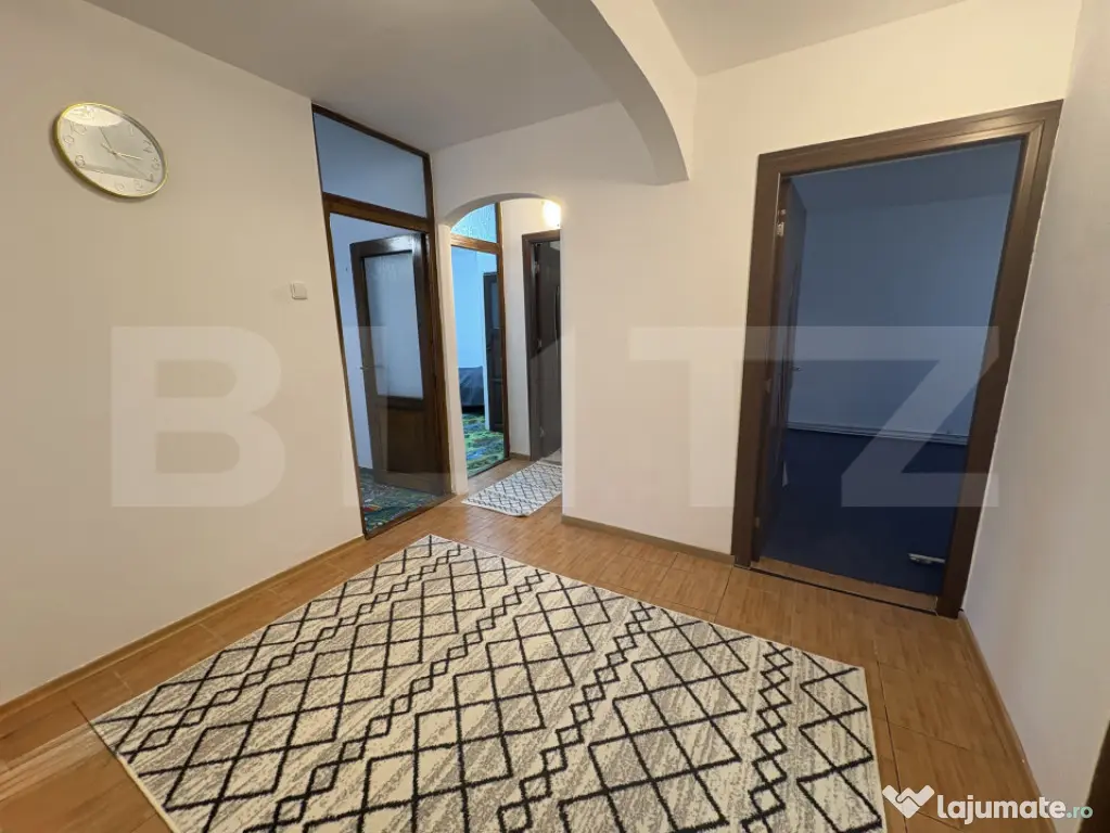 Apartament 3 camere, decomandat, zona Sigma