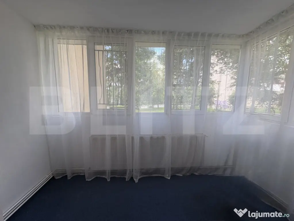 Apartament 3 camere, decomandat, zona Sigma