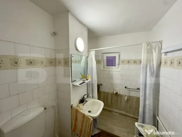 Apartament 3 camere decomandat, 76 mp, 2 băi, balcon mare,