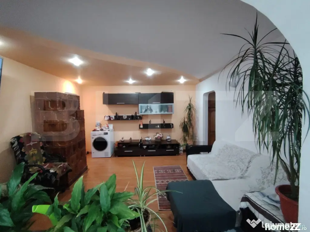Apartament de vanzare, cu 3 camere, semidecomandat - in Vatr - Vatra Dornei (Suceava)