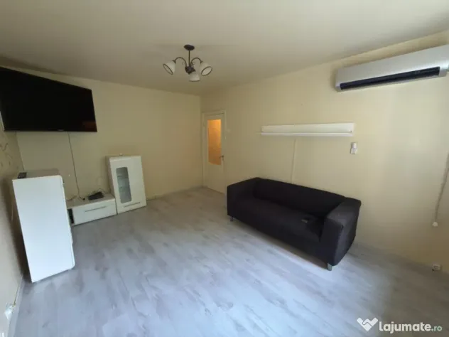 Apartament cu 2 camere- zona Malu Rosu