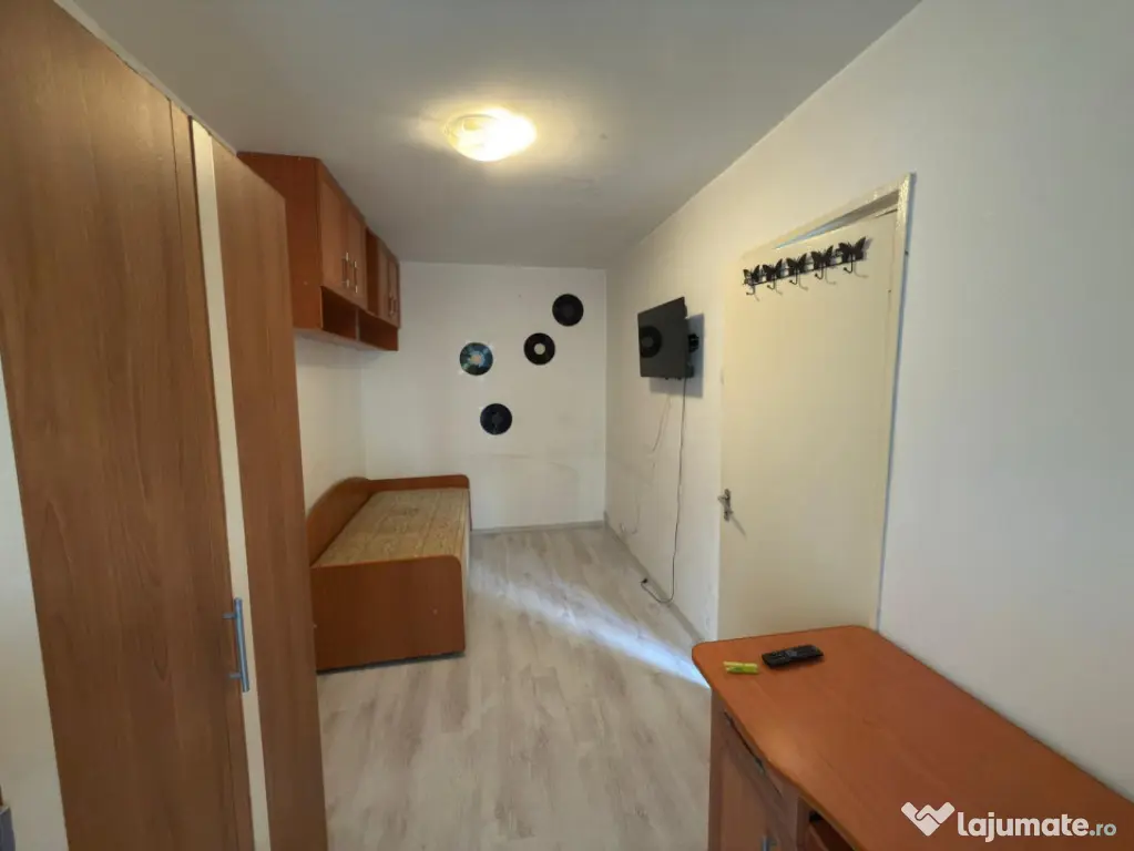 Apartament cu 2 camere- zona Malu Rosu
