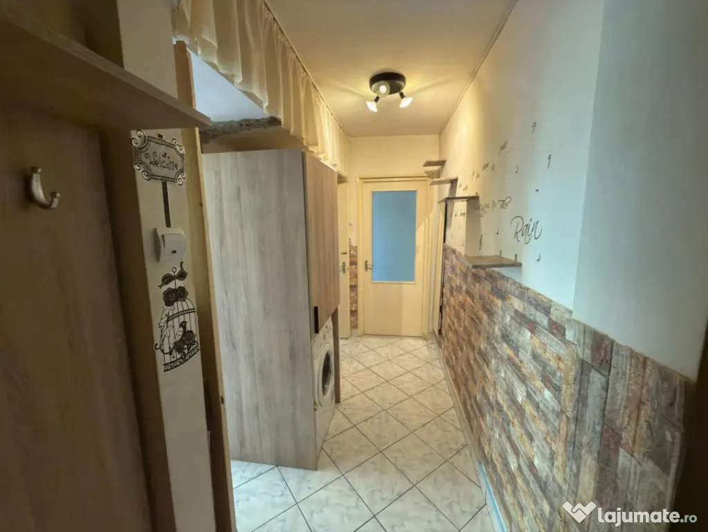 Apartament cu 2 camere- zona Malu Rosu