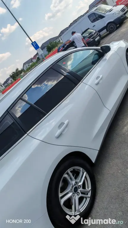 Se vinde un superb Ford Focus 2019!!
